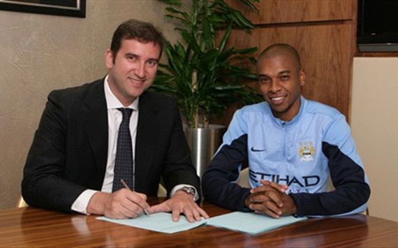 Fernandinho resmi berlabuh ke Manchester City