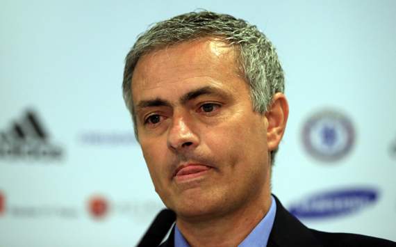 Mourinho warns 'selfish' players