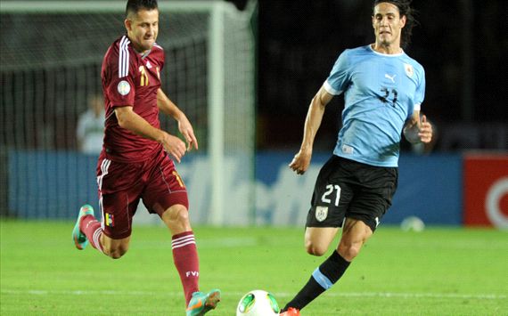 Cavani lidera el sueño charrúa (0-1)