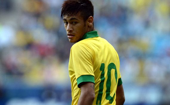 Neymar menegaskan tugasnya adalah membantu rekan setim