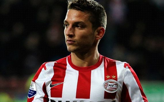 Napoli meldt zich bij Mertens