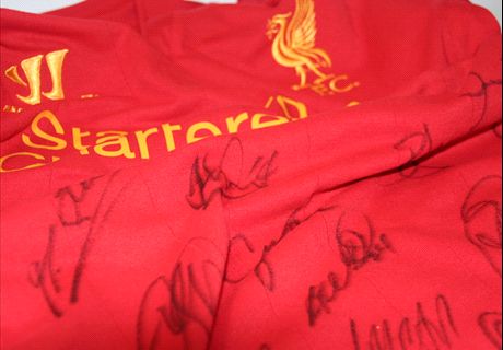 Jersey Bertanda Tangan Para Pemain Liverpool FC