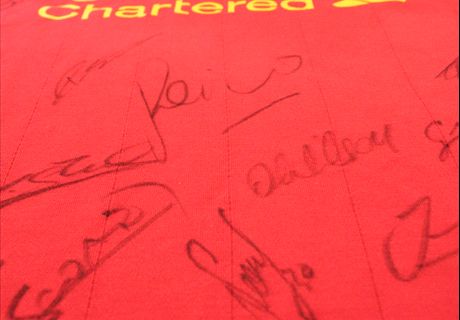 Jersey Bertanda Tangan Para Pemain Liverpool FC