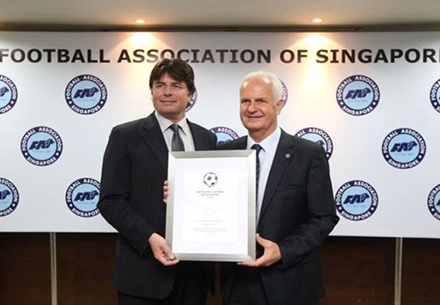 Lions chief Bernd Stange is honoured for his award nomination (photo courtesy of FAS)