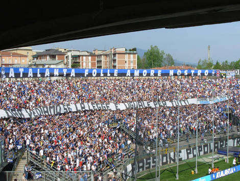 Tifosi dell'Atalanta contro Calciopoli (Goal.com)