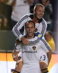 MLS: Landon Donovan, David Beckham, Los Angeles Galaxy v. San Jose Earthquakes, April 2008 (ISI)