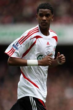 EPL: Damien Plessis, Arsenal - Liverpool (PA)