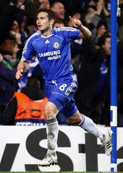 Chelsea midfielder Frank Lampard celebrates scoring the second goal against Fenerbahce.