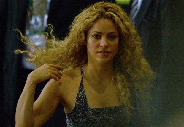 The ref's lips don't lie: Pique red sparks Shakira abuse