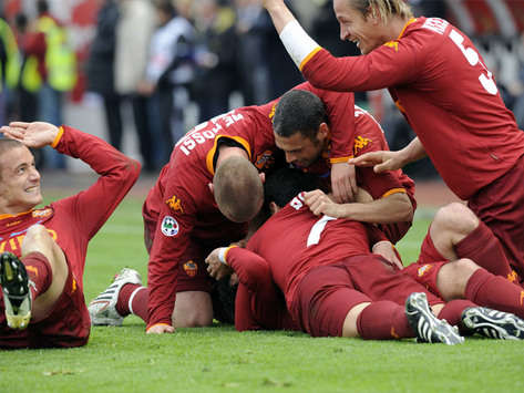 Roma celebrates goal vs Udinese (Foto Grazia Neri)