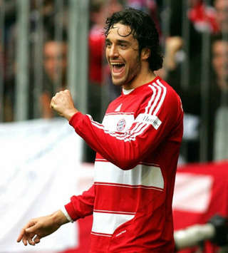 Bundesliga: FC Bayern München - Borussia Dortmund, Luca Toni jubelt nach dem 2:0 (firo)