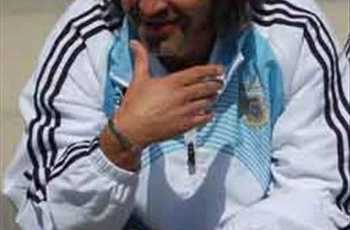 No nos hagas reír, Checho