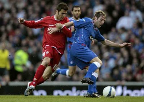 Uefa-Cup: Glasgow Rangers - Fiorentina, Mutu, Broadfoot (PA)