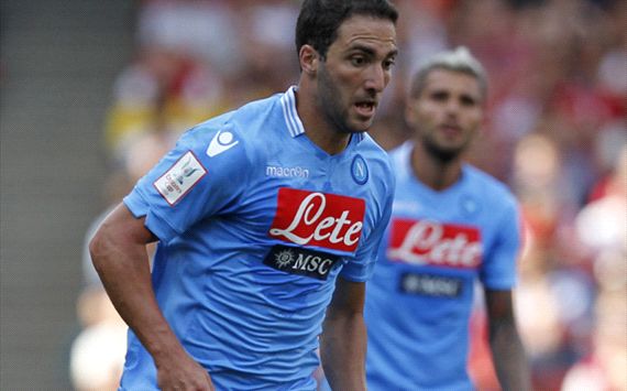 Gonzalo Higuain Tentukan Kemenangan Napoli Atas Benfica
