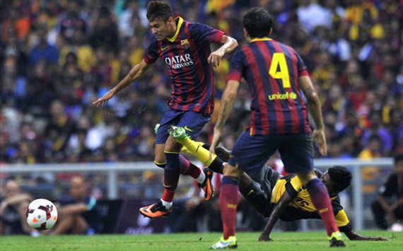Cesc Fabregas Gemilang, Barcelona Bungkam Malaysia XI