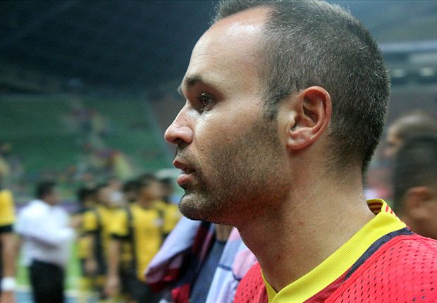 Paris Saint-Germain Diam-Diam Bidik Andreas Iniesta