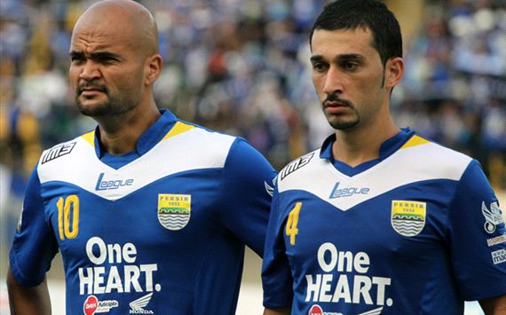 Bagaimana penilaian Anda dengan desain jersey Persib Bandung ini