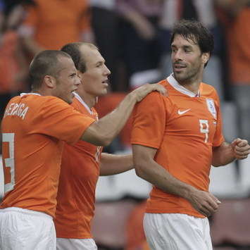 Heitinga, Robben and Van Nistelrooy - Netherlands-Denmark (foto ANP)