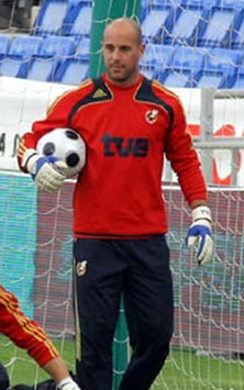 Liverpool Keeper Pepe Reina Supporting Barcelona In Rome Final