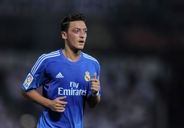 Ozil completes Arsenal move