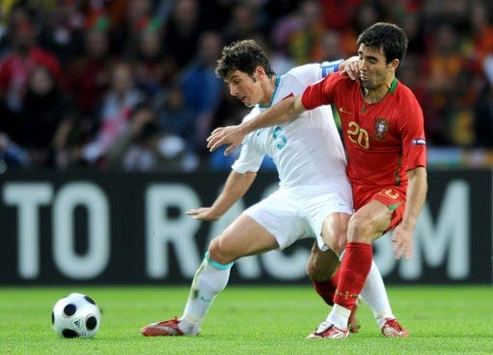 Euro 08: Belozoglu Emre - Deco , Portugal - Turkey (PA)