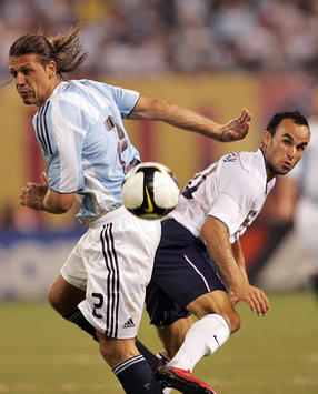 Martin Demichelis-Landon Donovan - USA-Argentina (Mexsport)