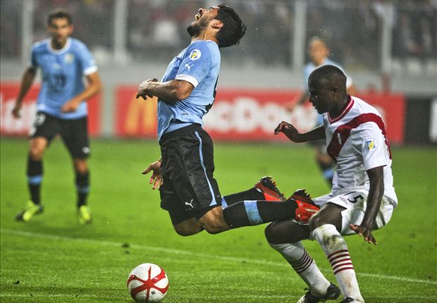 پرو 1-2 اروگوئه: امیدواری با سوارس