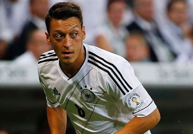 Fabregas backs Ozil to shine at Arsenal