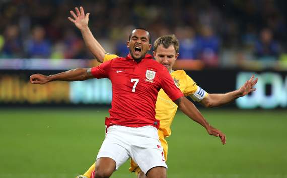  Theo Walcott; Oleksandr Kucher