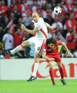 Euro 08: Mehmet Topal - Jan Koller, Turkey - Czech (PA)