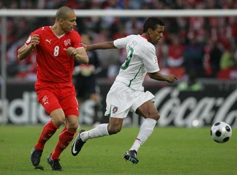 EURO 2008: Switzerland - Portugal, Inler - Nani (firo)