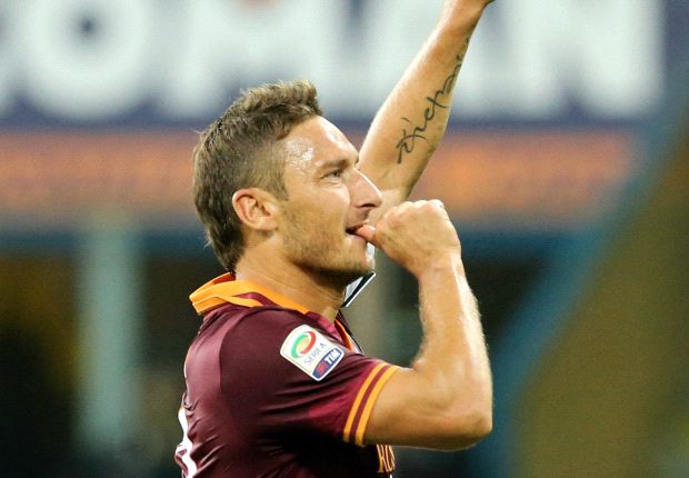 Roma confirm new Totti deal