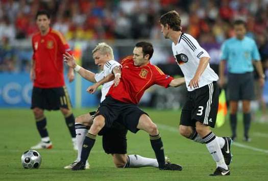 Euro 2008: Germany - Spain: Schweinsteiger, Iniesta, Friedrich (PA)