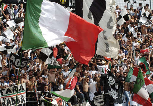 Juventus fans (Foto Grazia Neri)