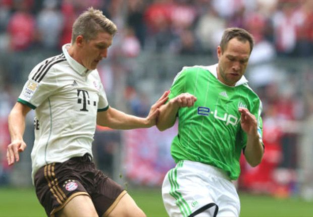 Diego slams Schweinsteiger's smack on the head