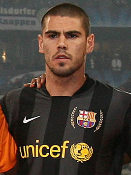 Manchester United Have Not Bid For Barcelona's Victor Valdes - Agent