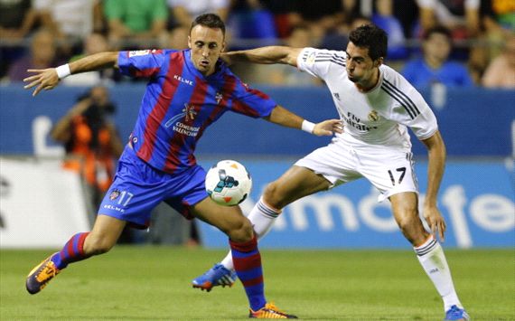 JORDI XUMETRA ALVARO ARBELOA LEVANTE REAL MADRID LA LIGA 10052013