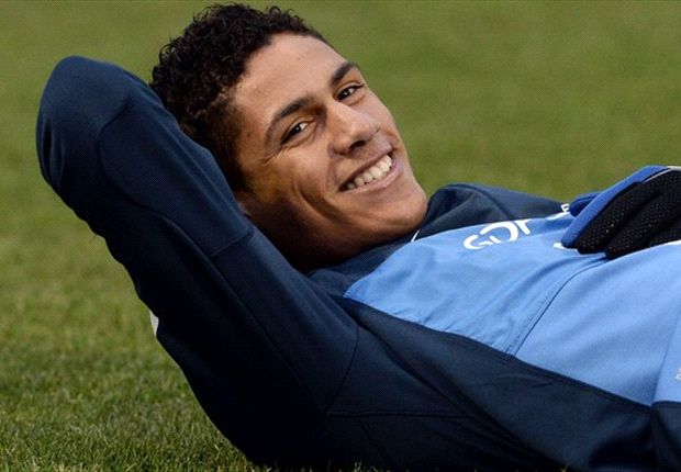 واران: بنزما کاملا روی اهدافش تمرکز کرده ومن نگرانش نیستم