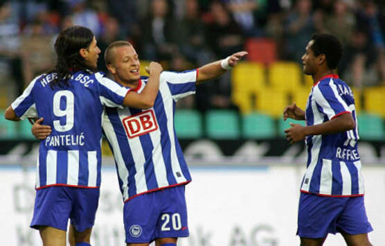 Pantelic, Ebert und Raffael bejubeln Herthas Schützenfest (firo)