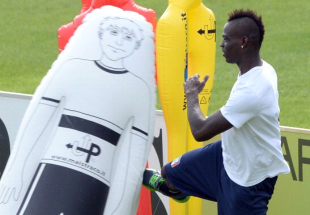Cannavaro warns Balotelli