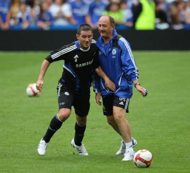 Training: Luiz Felipe Scolari and Frank Lampard - Chelsea (PA)