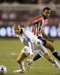 MLS: David Beckham (LA), Maykel Galindo (CHV), Chivas USA v. Los Angeles Galaxy, Aug 2008 (ISI)