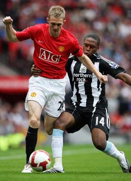 EPL: Darren Fletcher - Charles N'Zogbia, Manchester United - Newcastle United  (PA)