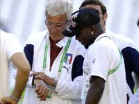 Marcello Lippi & Stephen Appiah, Italy-Ghana (Foto Grazia Neri)