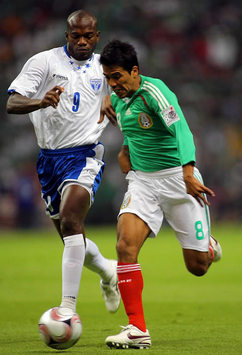 Mexico-Honduras: David Suazo-Pavel Pardo (Mexsport)