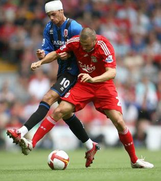 EPL: Jeremie Aliadiere - Andrea Dossena, Liverpool - Middlesbrough (PA)