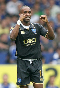 İngiltere: Jermain Defoe (Portsmouth) (PA)