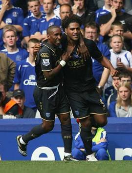 EPL:Jermain Defoe and Glen Johnson, Everton - Portsmouth (PA)