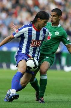Bundesliga: Hertha BSC Berlin - VfL Wolfsburg, Marko Pantelic - Ricardo Costa (firo)