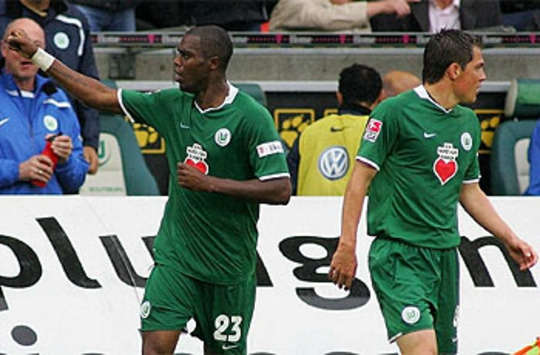 Bundesliga: VfL Wolfsburg - Hamburger SV, Torjubel nach dem 3:0 durch Grafite (firo)